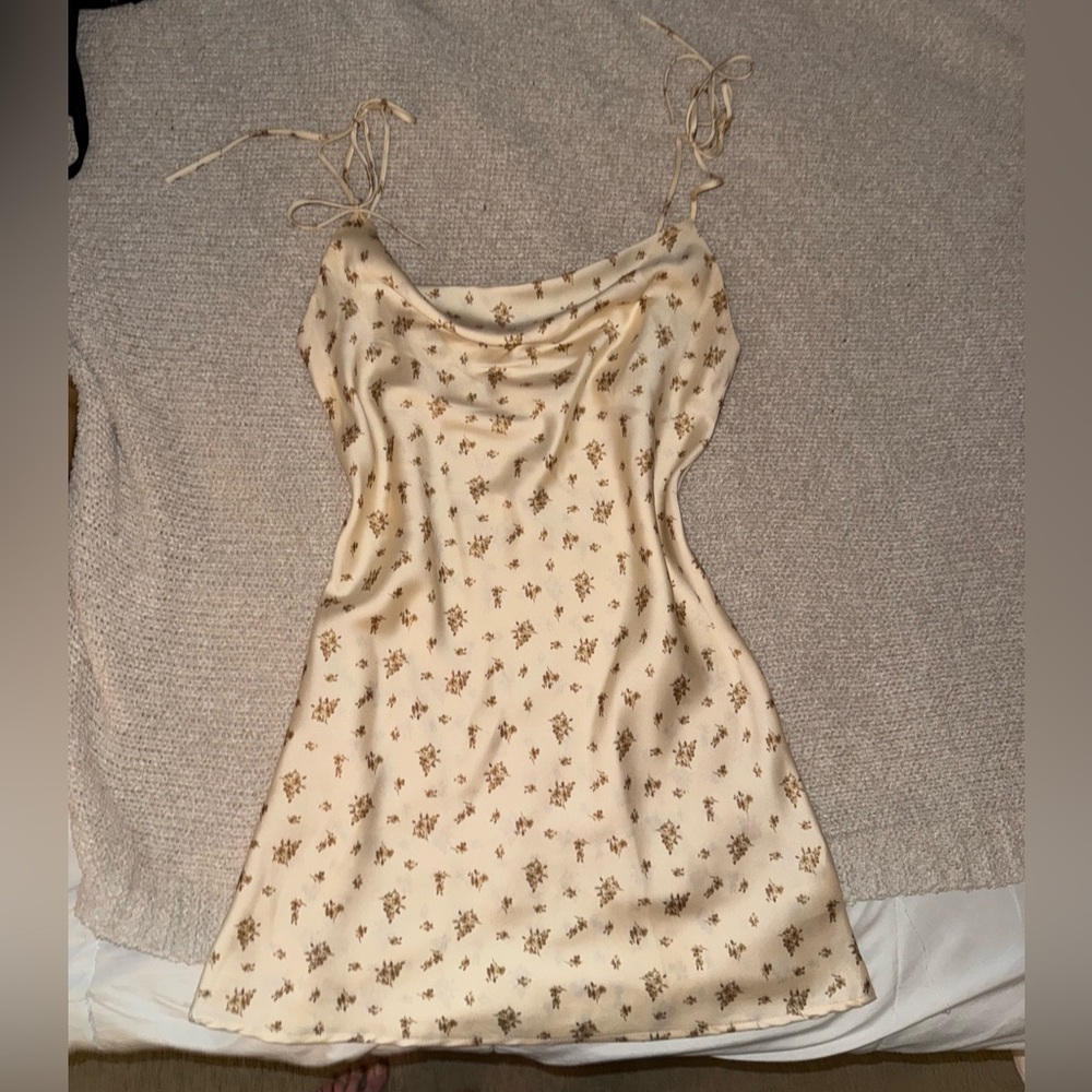 Audrey 3+1 Cream Floral Dress Never Worn